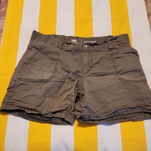 Lee Women's Cargo Shorts in Khaki